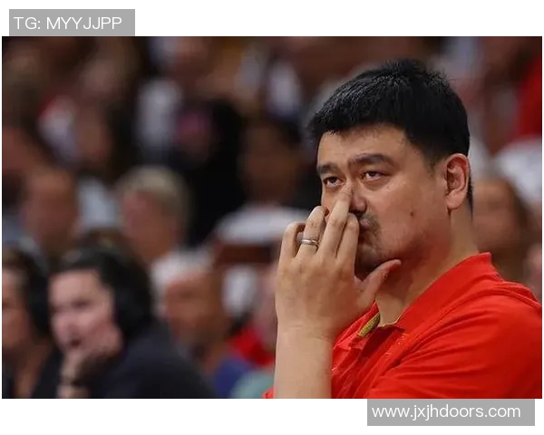 姚明在比赛中的精彩反应引发观众热议与感动瞬间的回顾与分析 姚明在比赛中的精彩反应引发观众热议与感动瞬间的回顾与分析