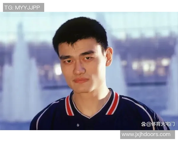 姚明足球装的独特魅力与运动精神如何影响年轻一代的足球热情 姚明足球装的独特魅力与运动精神如何影响年轻一代的足球热情