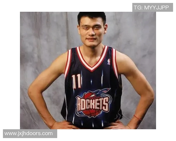 姚明唐装的魅力与文化传承探讨,展现中华传统服饰的现代风采与国际影响力 姚明唐装的魅力与文化传承探讨,展现中华传统服饰的现代风采与国际影响力