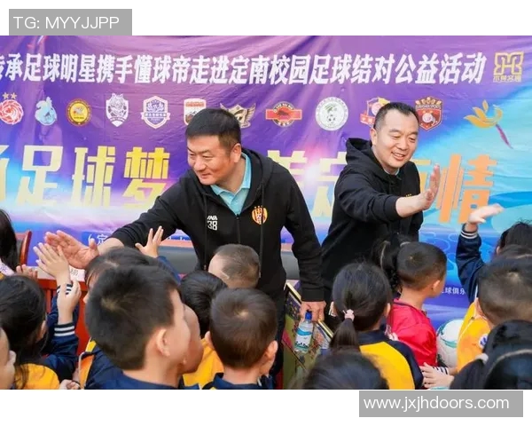 寄信请求足球明星签名的温馨故事与背后的梦想追逐