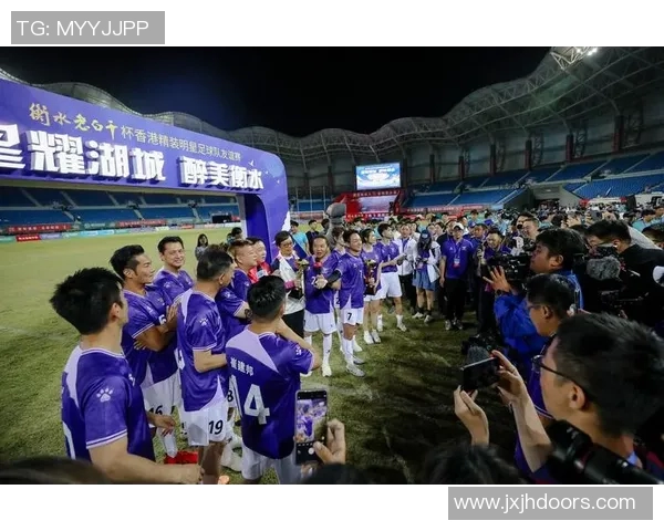 足球明星同框高清合照尽显风采与魅力分享精彩瞬间的视觉盛宴 足球明星同框高清合照尽显风采与魅力分享精彩瞬间的视觉盛宴