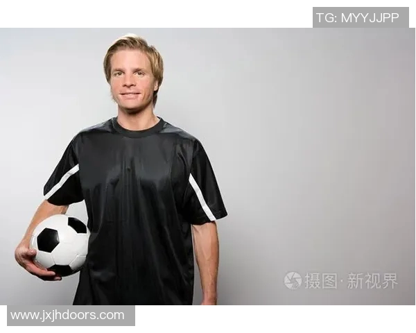 足球明星画像框图片展现球场风采与激情瞬间的完美结合 足球明星画像框图片展现球场风采与激情瞬间的完美结合