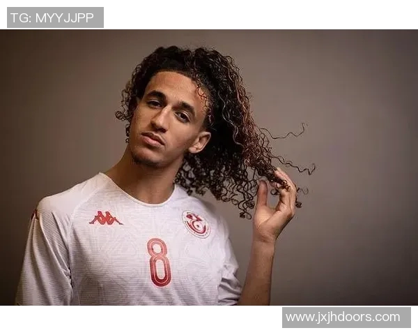 足球明星纹眉女神的魅力瞬间展现与时尚风潮的完美结合 足球明星纹眉女神的魅力瞬间展现与时尚风潮的完美结合